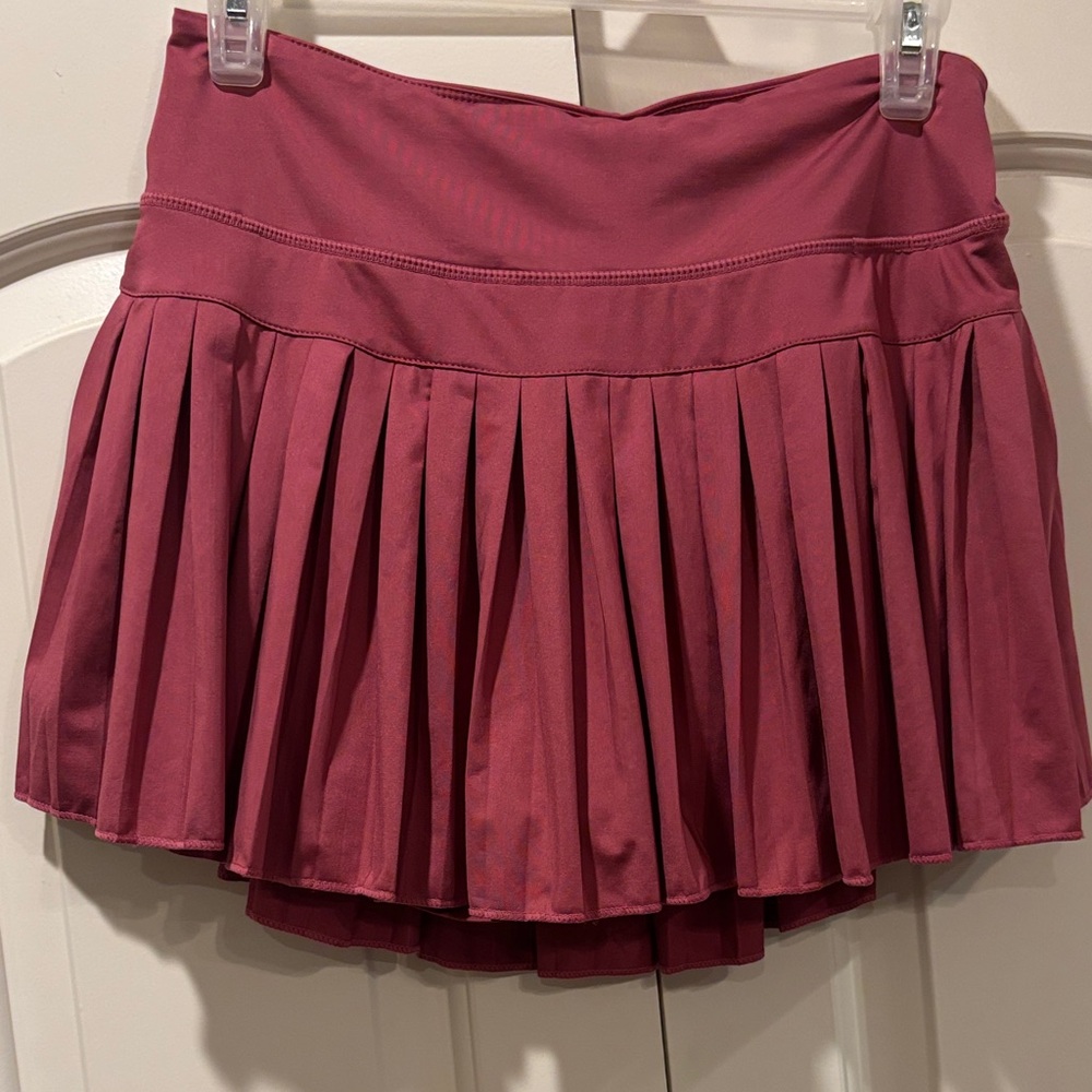 Goldhinge pink sz medium only worn twice, has shirts underneath